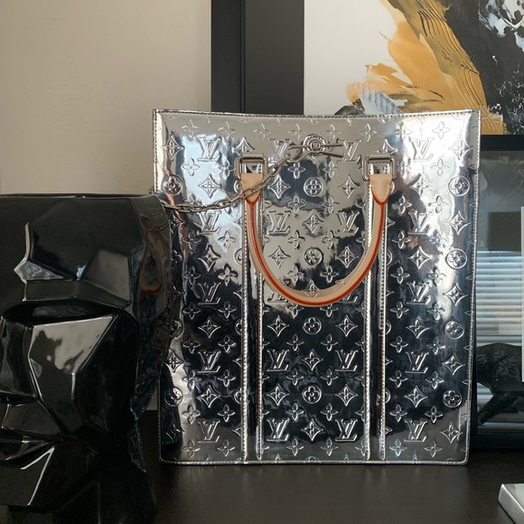SOLD!!! NWT Louis Vuitton Men’s F/W 21-22 Mirror Sac Plat - Picture 3 of 16